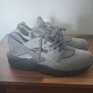 Men's Nike Gray Huaraches
